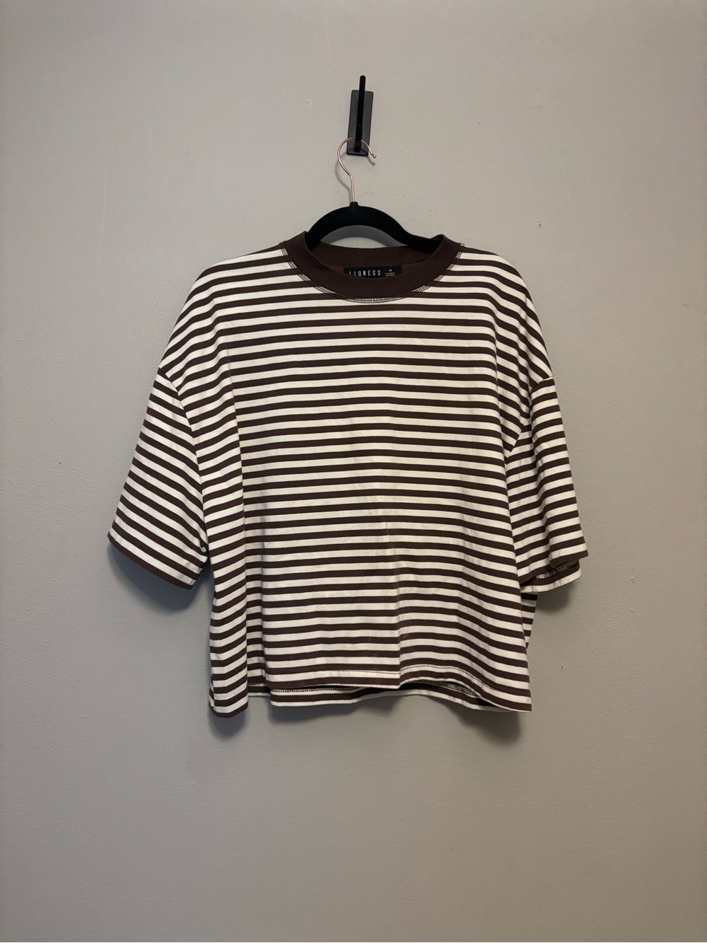 Lioness Bloom Short Sleeve Tee in Dark Chocolate M - Picture 5 of 8